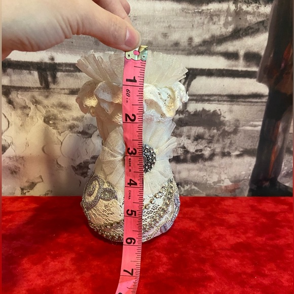 Vintage Lace Rhinestone Embellished Night Ambiance Lighted Decor Vase - Picture 10 of 15